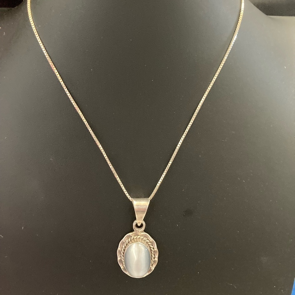 Taxco Sterling Silver Pendant and chain.​​​ vintage.